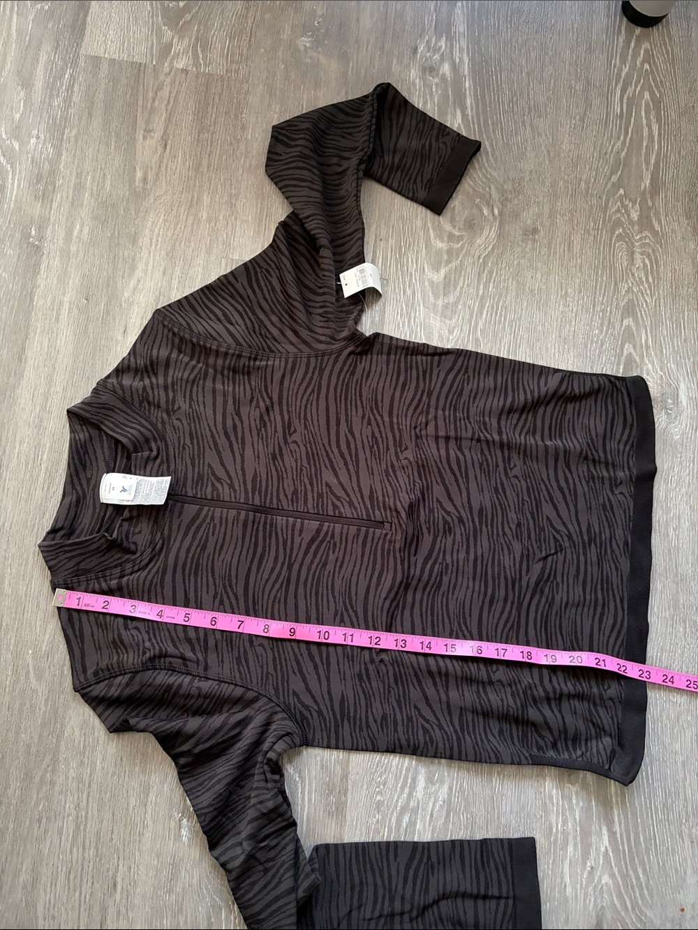 Old Navy Seamless Jacquard Mock-Neck Half-Zip Top, NWT, Multiple Sizes - Picture 13 of 16